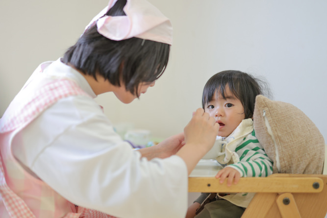 給食の様子2