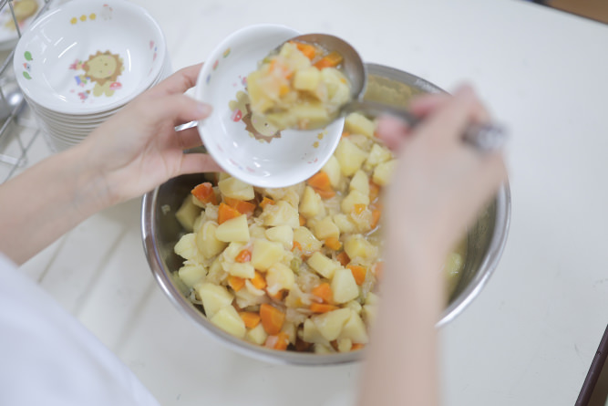 給食の様子3
